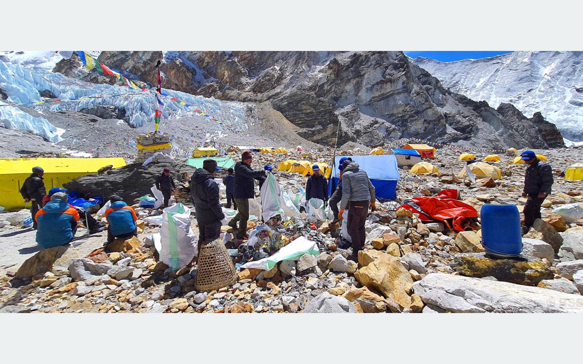 मकालु हिमालबाट साढे छ हजार किलोग्राम फोहोर संकलन