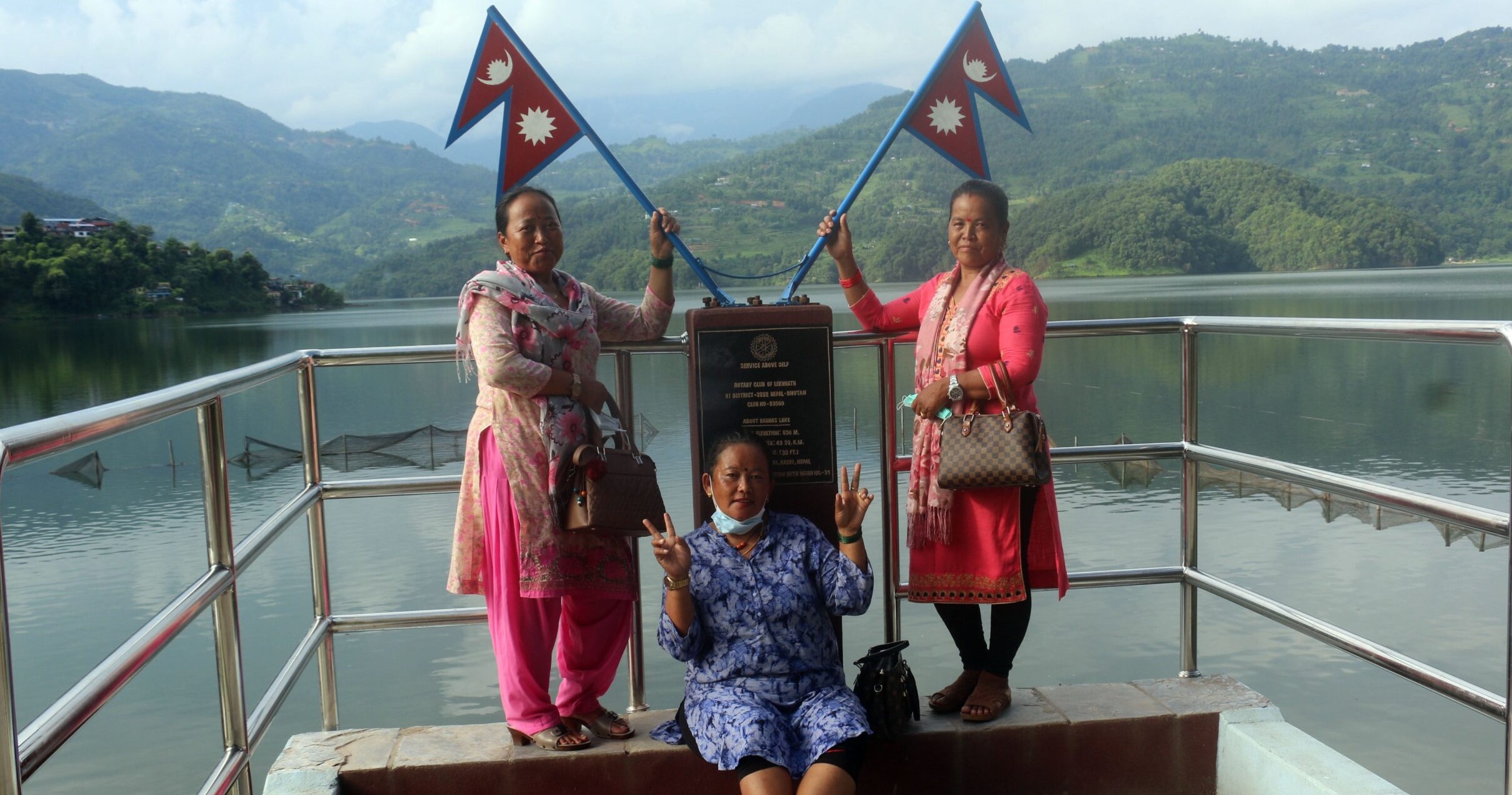 राष्ट्रिय झण्डासहितको स्तम्भ बेगनासको आकर्षण