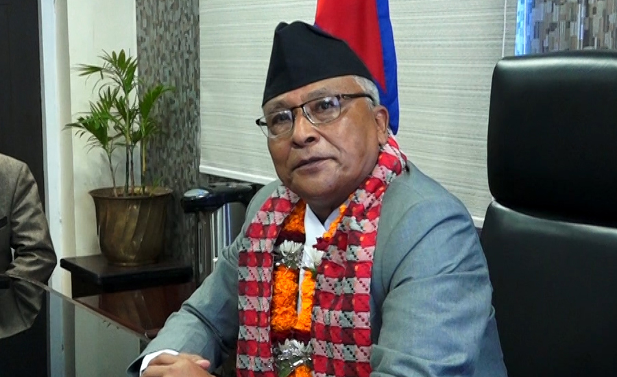 विद्यार्थी जीवन र शिक्षणका अनुभव सम्झँदै शिक्षामन्त्री