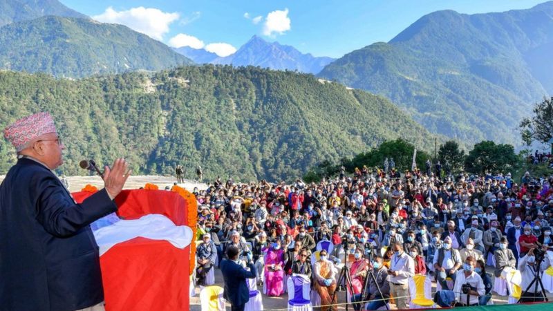 स्थानीय प्रशासन आग्रह गरिरहन्छ,  तर रोकिँदैनन् सभा–जुलुस