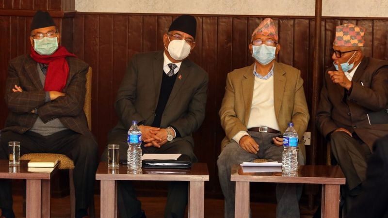 दाहाल–नेपाल समूहको प्रस्ताव : ओलीलाई हटाएर नेपाललाई अध्यक्ष बनाउने