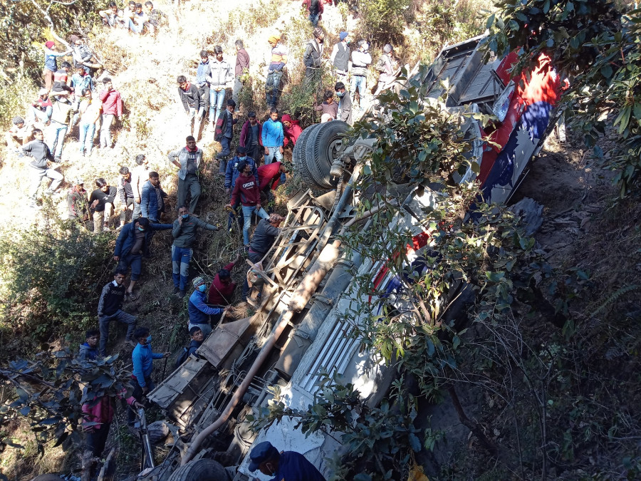 बैतडी बस दुर्घटना ९ जनाको मृत्यु, ३४ घाइते