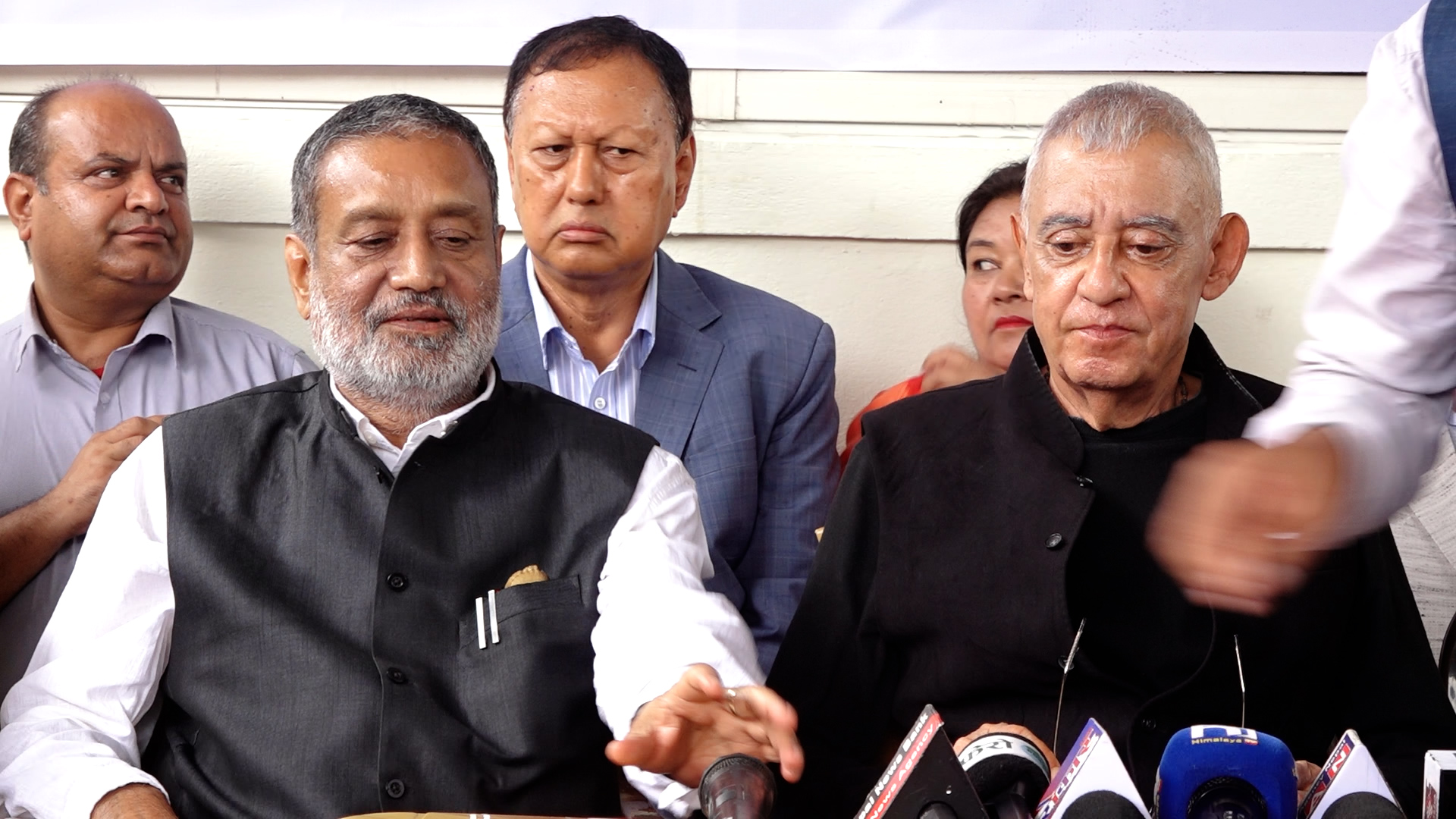 काँग्रेस विभाजनको औपचारिक बाटोमा