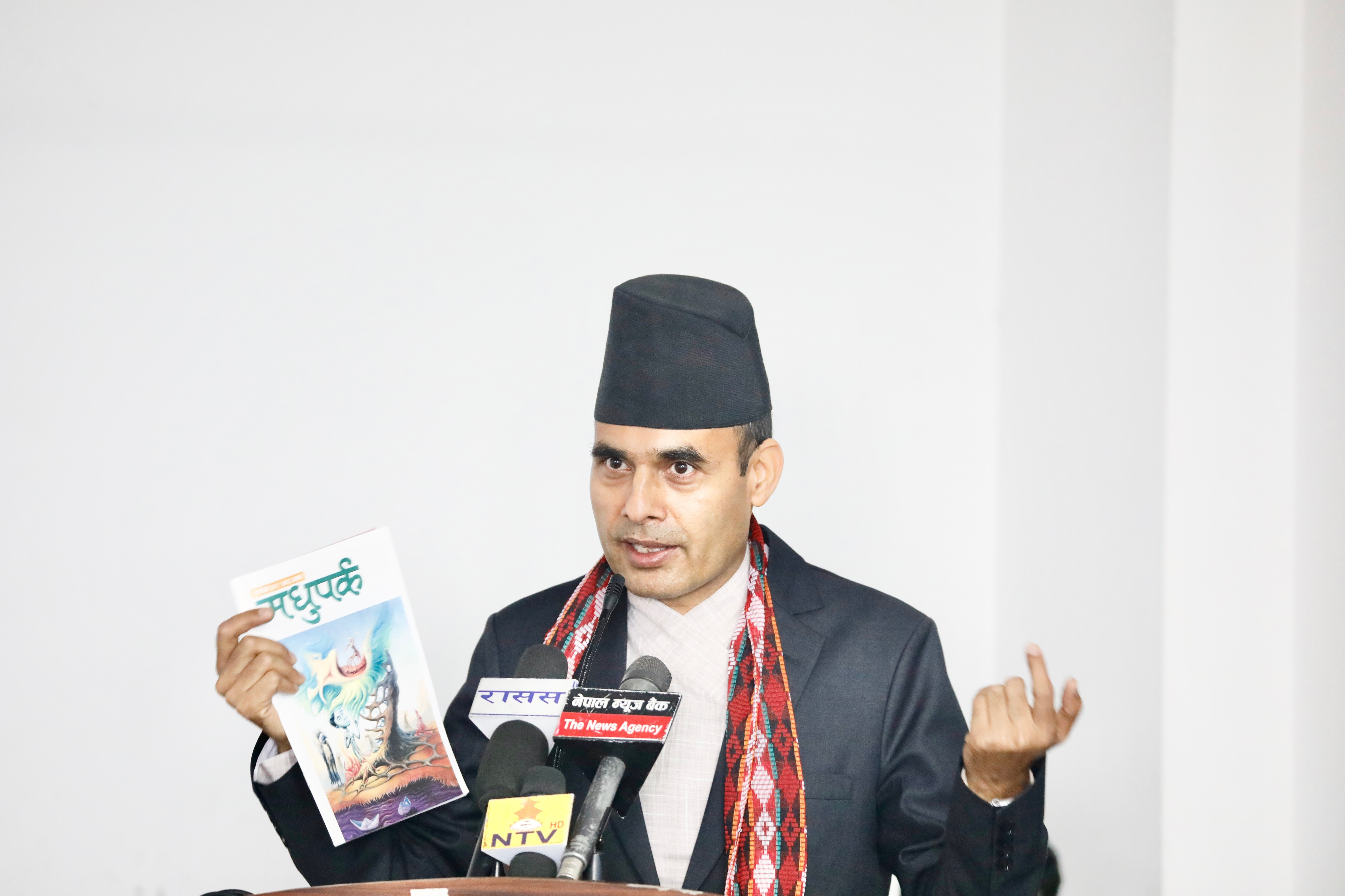 सार्वजनिक सञ्चारमाध्यममा मनोमानी करार भर्ती अन्त्य गर्ने सरकारको तयारी
