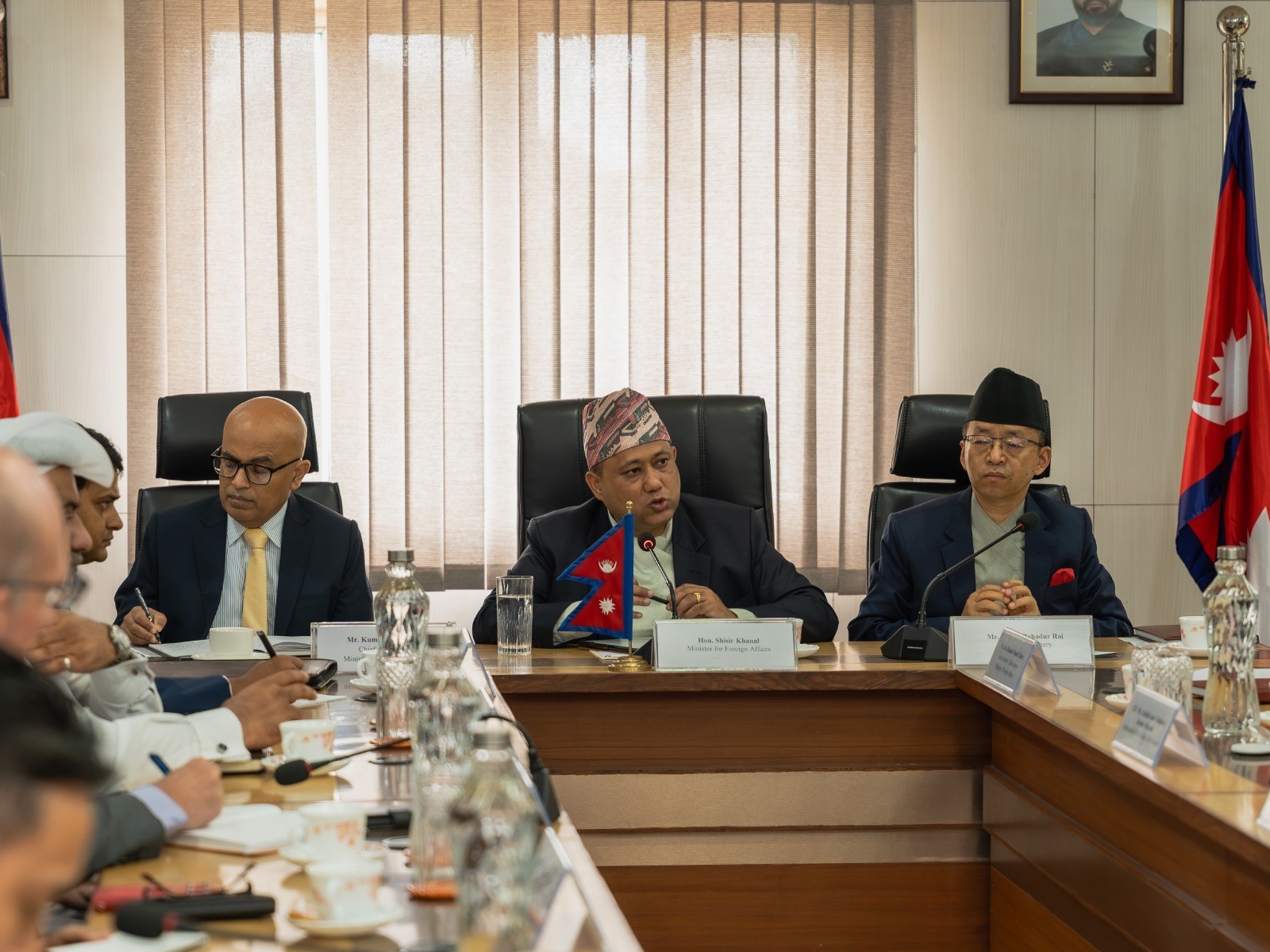 परराष्ट्रमन्त्री खनालले भने, 'पुनर्निर्माणका लागि ठूलो स्रोत आवश्यक छ' 
