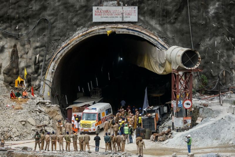 उत्तराखण्डमा १७ दिनदेखि सुरुङभित्र फसेका मजदुरको उद्धार सुरु