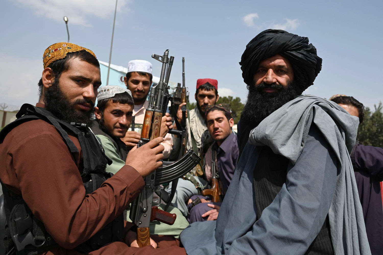 अमेरिकी सेनाले २० वर्षपछि अफगानिस्तान छाड्यो, काबुलमा तालिबानीको खुशियाली