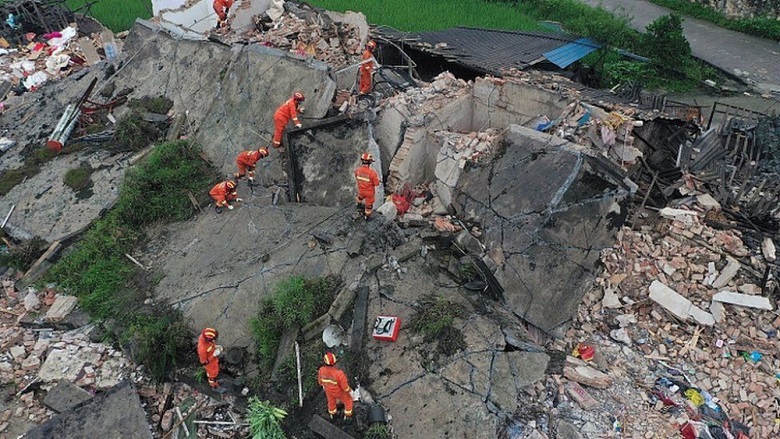 चीनको सिचुआनमा गएको भूकम्पमा परी तीनको मृत्यु, ६० घाइते
