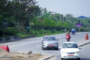 ट्राफिक प्रहरीको लुकिछिपी चेकजाँच प्रणालीप्रति उठ्यो प्रश्न