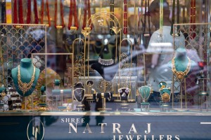 सुनचाँदी व्यवसायीको आन्दोलन स्थगित, पसलहरु पुनः सञ्चालनमा 