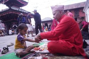 आज श्रावण शुक्ल पूर्णिमा, रक्षाबन्धन धारण गरेर मनाइँदै 