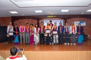 पिएचडी गर्ने नगरवासीदेखि विद्यार्थी, शिक्षक र विद्यालयलाई गोदावरी नगरको सम्मान र पुरस्कार