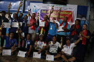 ललितपुर महानगर २७ नं. वडा सुनाकोठीमा मैत्री पूर्ण व्याडमिन्टन प्रतियोगिता सम्पन्न (भिडियाे)