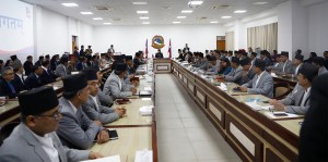 कर्मचारी नेतृत्वलाई प्रधानमन्त्री शाहले भने,  ‘मन्त्रीहरूलाई नपढाउनुस्, सरकारको स्प्रिटमा काम गर्नुस्’