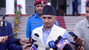 गृहमन्त्रीको राजीनामाको मागबाट पछि हटेन माओवादी