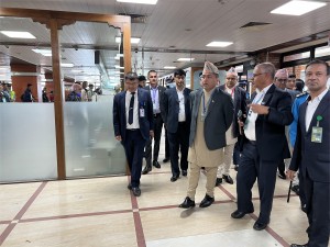 गृहसचिव अर्याल विमानस्थल अध्यागमनको आकस्मिक निरीक्षणमा  