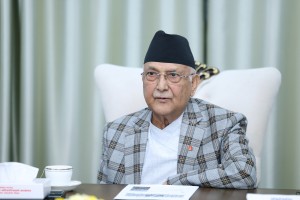 गगन थापासँग प्रधानमन्त्री आक्रोशित, बेडरुमसम्म बिचौलियाको पहुँच भएकाे प्रमाण दिन दिए चुनाैती