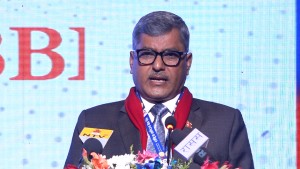 बैंकिङ स्रोतलाई राष्ट्रिय आन्तरिक उत्पादनमा परिचालन गर्न गर्भनर अधिकारीको आह्वान 