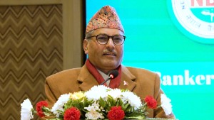 ठूला चुनौतिहरू जित्दै नेपाली बैंकिङ क्षेत्र सुरक्षित छ : गर्भनर
