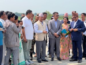 बाढीको जोखिम टार्न समयमै तटबन्ध निर्माण गर्ने मन्त्री खड्काको प्रतिबद्धता