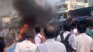 रौतहटमा पनि जेनजी युवाहरुले टायर बाले