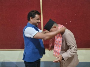 उपनिर्वाचनपछि उम्मेदवारले देखाए हार्दिकता