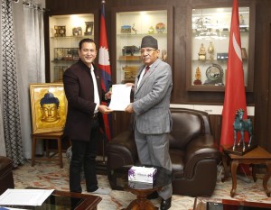 इप्पानले प्रचण्डलाई बुझायो तीन बुँदे ध्यानाकर्षण