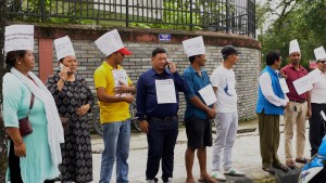 पोखरामा भ्रष्टाचारविरुद्ध प्रदर्शन, सिडिओमार्फत प्रधानमन्त्रीलाई ज्ञापन