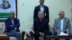 एउटै मञ्चबाट डा.शेखर र शशांकले सुनाए गिरिजाप्रसादको योगदानको कथा