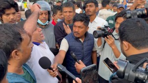 संसद भवन बाहिर आज पनि आक्रोशित युवाहरु 