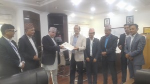 ऊर्जा सचिव र एचआईडीसीएल सीईओबीच कार्यसम्पादन करार, जलविद्युत लगानीमा गति थप्ने लक्ष्य