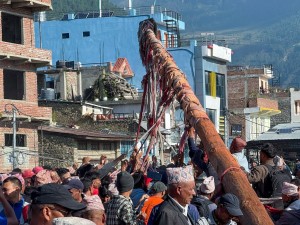 चन्दनाथ र भैरवनाथ मन्दिरमा हालियो ५२ हाते लिङ्गो