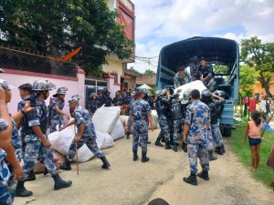 १८ लाखभन्दा बढिको लत्ताकपडा बरामद 