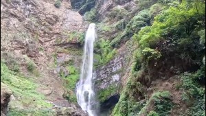 आकर्षक पर्यटकीय गन्तव्य पोकली झरना 