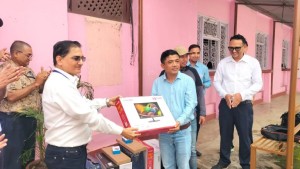 भीमफेदी गाउँपालिकाद्वारा पाटन हेटौंडा इजलासका लागि कम्प्युटरका सामाग्री हस्तान्तरण 