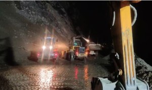 दुईतर्फी खुल्यो मुग्लिन–नारायणगढ सडक