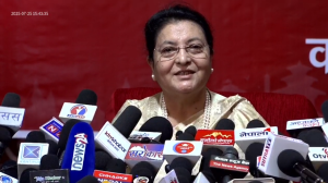 संविधानले मलाई सक्रिय राजनीतिमा आउन रोकेको छैन् : पूर्वराष्ट्रपति भण्डारी