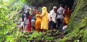 सिन्धुलीको जाँते खोलाको गुफाभित्र महादेव मन्दिर, प्रचारको अभावमा ओझेलमा