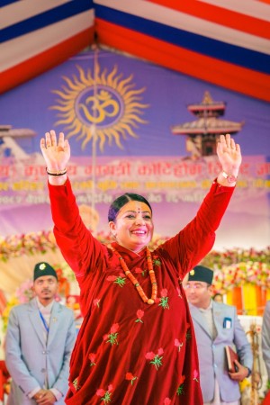 कोटिहोममा गुरुङ समुदायको पोसाकमा भागवत मञ्जरी राधिका दासी