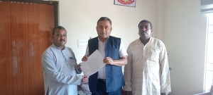 उखुको भुक्तानी माग्दै सिडियो कार्यालयमा ज्ञापनपत्र