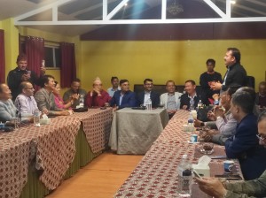 नेपाल आइपुगेका एनआरएनए प्रतिनिधि भन्छन्, ‘एकता महाधिवेशन गराएर छाड्छौं’