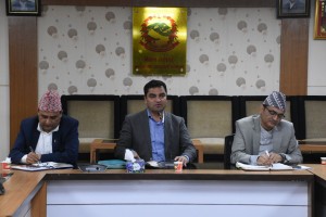 चालु आर्थिक वर्षको बजेट प्रगतिको अधिकतम नतिजा निकालौं : स्वास्थ्य मन्त्री 