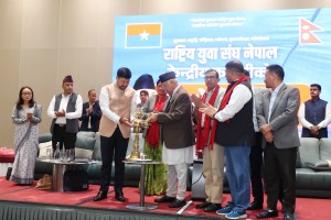 युवाहरु सही बाटोमा अघि बढे देश सही बाटो समात्छ : प्रधानमन्त्री