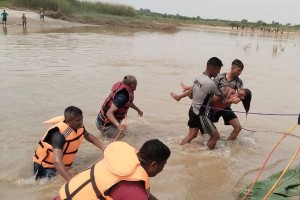 नदीमा डुबेको अवस्थामा दुईजनाको शव फेला 