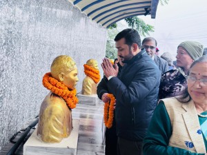 मधेश आन्दोलनका सहिदको सालिकमा माल्यार्पण