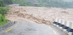बिपी राजमार्गको चार खण्ड निर्माणको ठेक्का चार कम्पनीलाई 