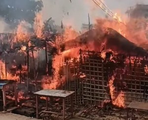 रौतहटको गरुडा चोकमा रहेकाे तरकारी बजारमा आगलागी