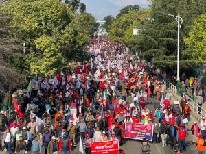 एमालेको प्रदर्शन र रथयात्राले उपत्यकाको ट्राफिक व्यवस्थापन प्रभावित