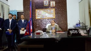 मधेश प्रदेशका नवनियुक्त प्रदेश प्रमुख डा.लाभद्वारा पदभार ग्रहण