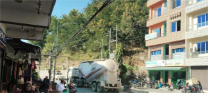 ठेक्का सम्झौता तोडिएपछि मरिण डाइभर्सनबाट सामग्री उठाउँदै निर्माण कम्पनी 